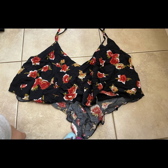 Floral Crop Top - Picture 3 of 4